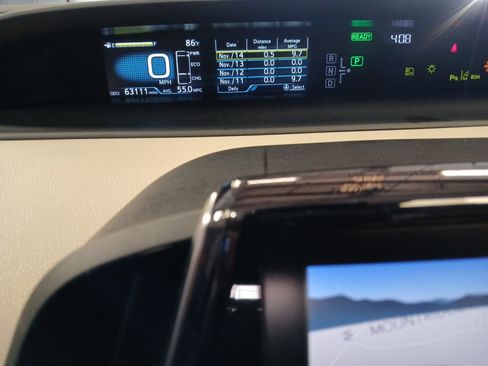 Used 2020 Toyota Prius Limited image 20