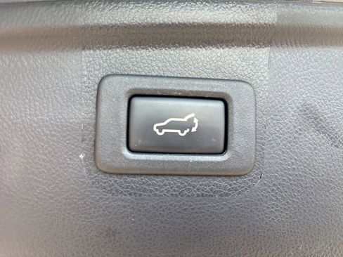 Used 2017 Subaru Outback 2.5i Premium AWD/4WD image 8