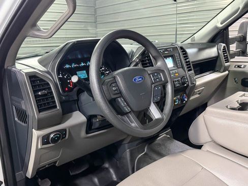 Used 2022 Ford F250 XL w/ Power Equipment Group image 13