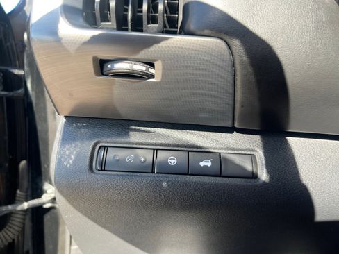 Used 2022 Nissan Pathfinder SL image 33