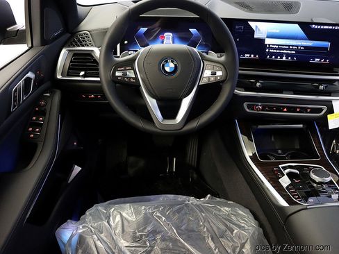 New 2026 BMW X5 xDrive50e w/ Climate Comfort Package image 16