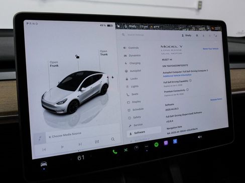 Used 2022 Tesla Model Y Long Range image 26