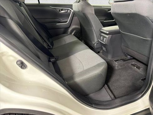 Used 2025 Toyota RAV4 XLE FWD image 15
