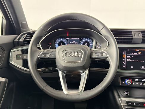 Certified 2025 Audi Q3 2.0T Premium w/ Convenience Package AWD/4WD image 17