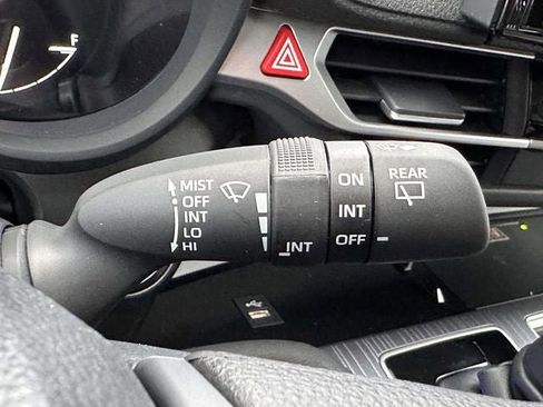 Used 2026 Toyota Sienna LE image 33