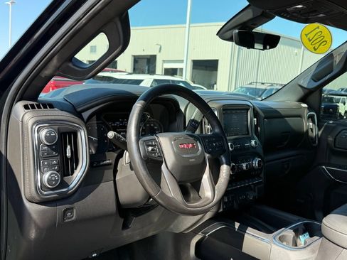 Used 2021 GMC Sierra 1500 AT4 w/ AT4 Premium Package AWD/4WD image 4