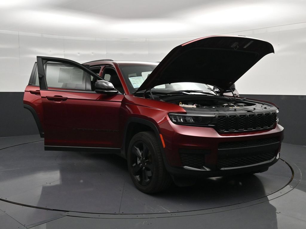 Used 2023 Jeep Grand Cherokee L Laredo AWD/4WD image 33