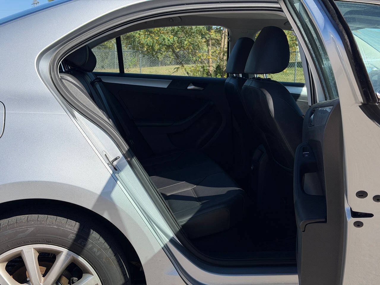 Used 2013 Volkswagen Jetta SE FWD image 16