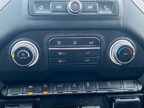 Used 2023 Chevrolet Silverado 1500 Custom Trail Boss w/ 2.7L Blackout Package image 15