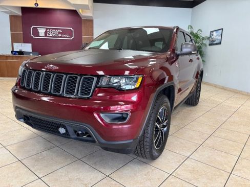 Used 2020 Jeep Grand Cherokee Trailhawk AWD/4WD image 3