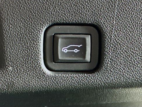 Used 2025 Chevrolet Traverse LT image 31