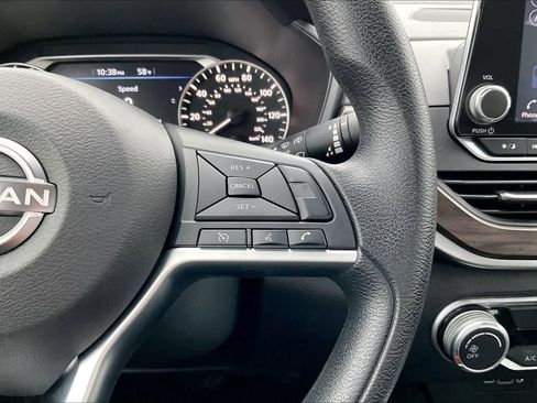 Used 2024 Nissan Altima 2.5 SV image 25