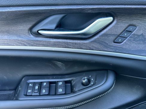 New 2025 Jeep Grand Cherokee L Limited w/ Luxury Tech Group II image 8