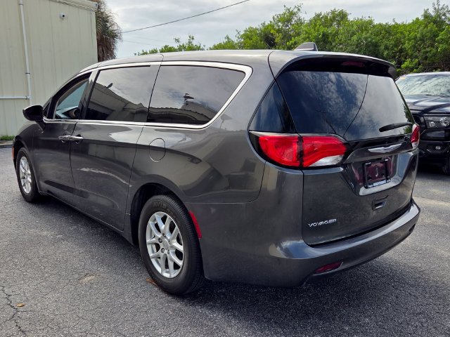 Used 2020 Chrysler Voyager LX FWD image 5