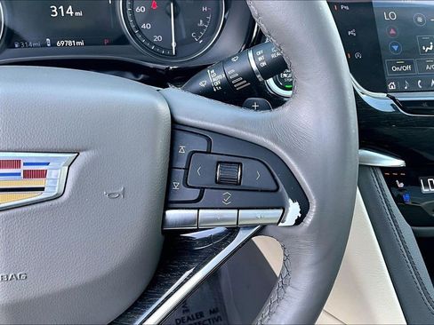 Used 2023 Cadillac XT6 Premium Luxury w/ Technology Package image 12