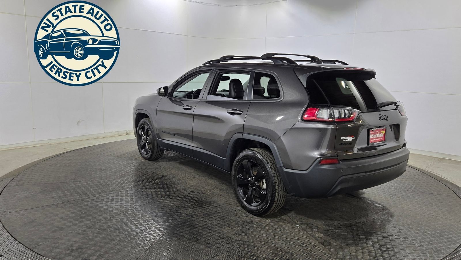 Used 2021 Jeep Cherokee Latitude Plus w/ Sun & Sound Group AWD/4WD image 5