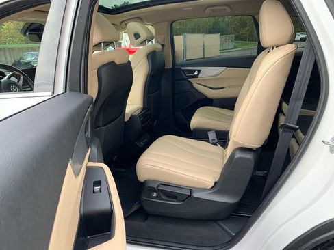 Used 2025 Acura MDX SH-AWD image 16