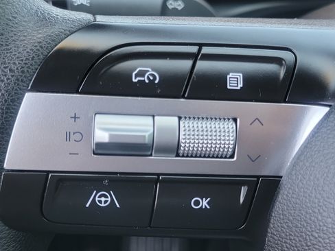 Certified 2025 Hyundai Santa Cruz SEL FWD image 8