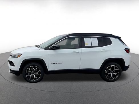 Used 2025 Jeep Compass Limited AWD/4WD image 7