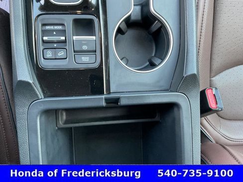 Certified 2025 Honda Pilot Elite image 43