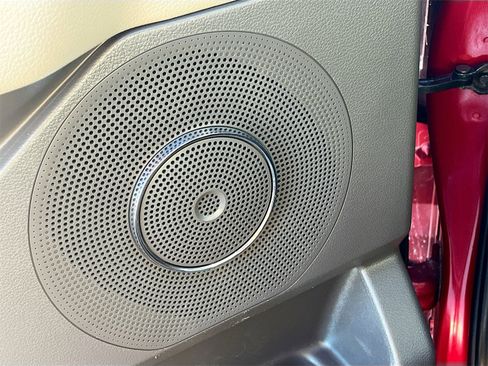 Used 2021 Ford Expedition XLT image 19