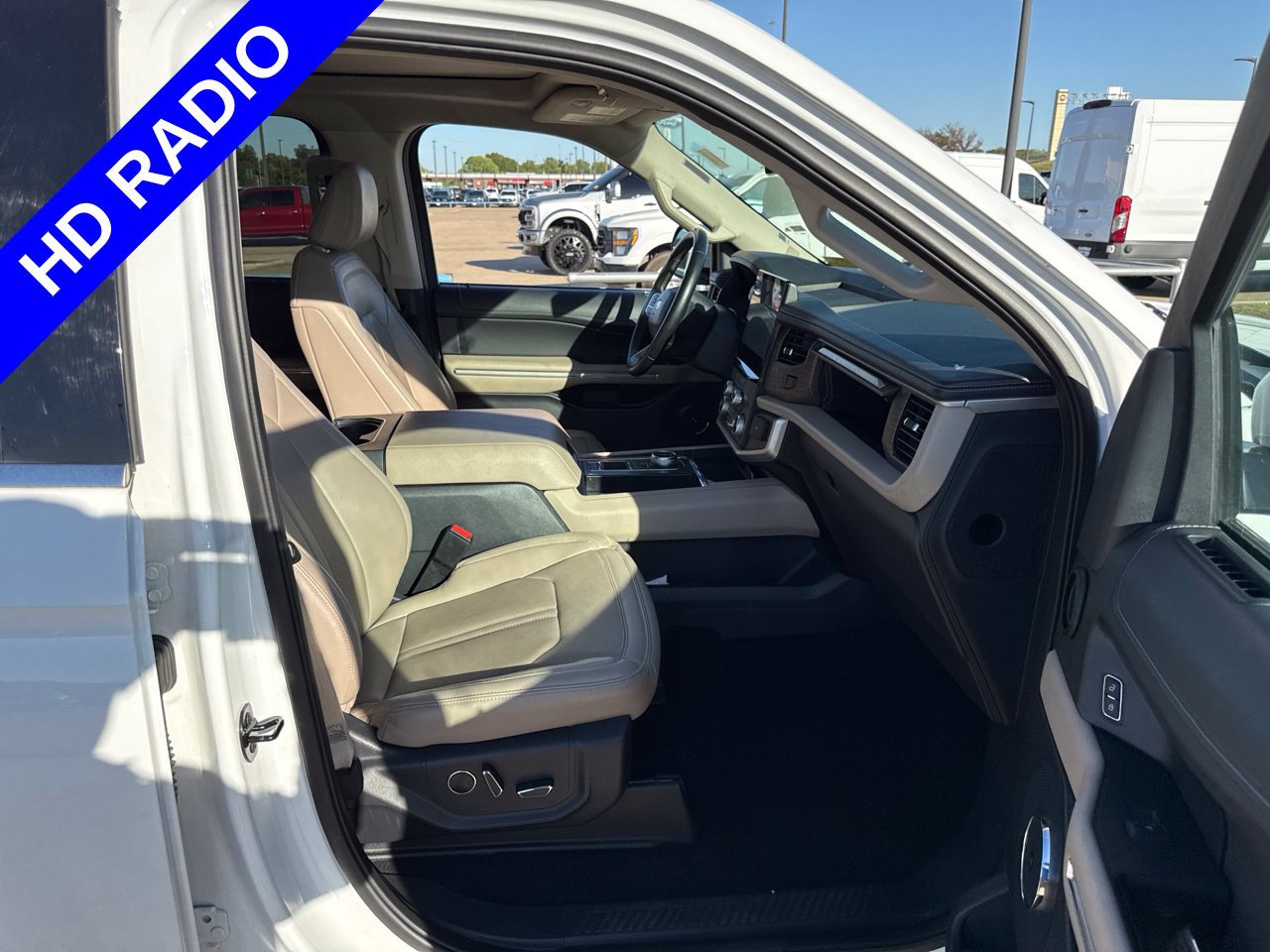 Used 2024 Ford Expedition Max Limited RWD image 15
