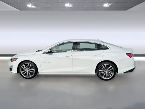 Used 2024 Chevrolet Malibu LT FWD image 2