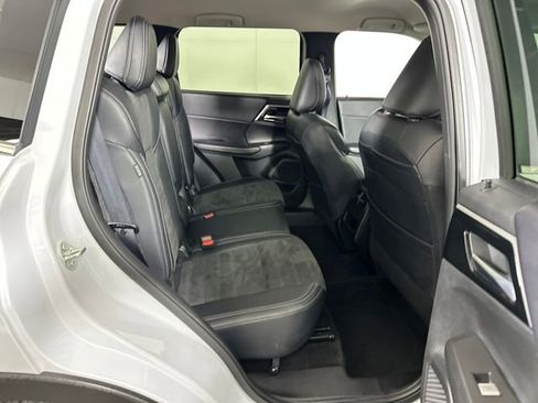 Used 2024 Mitsubishi Outlander SE image 28