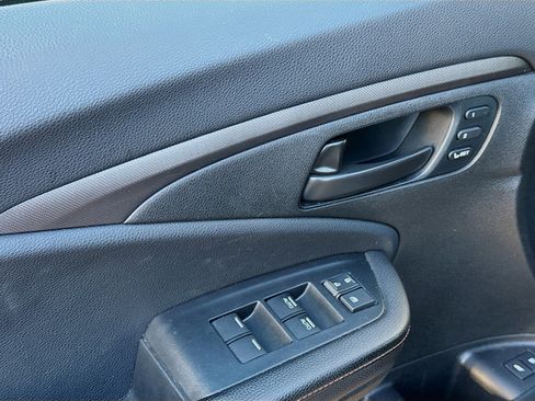 Used 2022 Honda Pilot TrailSport image 16