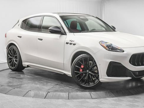 New 2025 Maserati Grecale Trofeo image 1