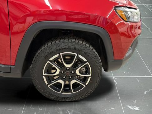 Used 2025 Jeep Compass Trailhawk AWD/4WD image 23
