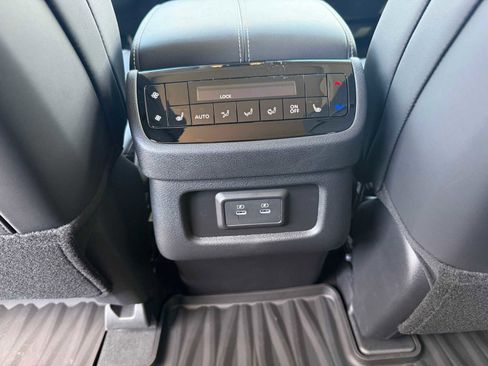 New 2026 INFINITI QX60 Luxe w/ Family Package image 28