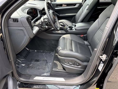 Certified 2024 Porsche Cayenne image 20