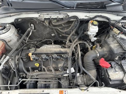 Used 2012 Ford Escape XLT image 2