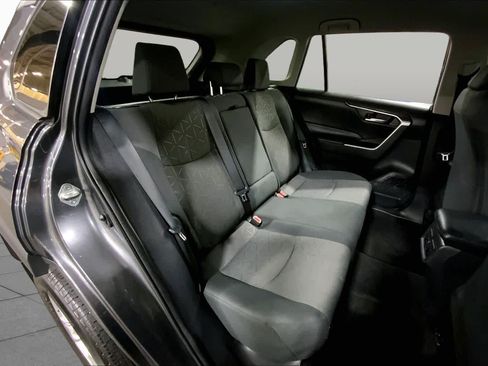 Used 2021 Toyota RAV4 XLE AWD/4WD image 20