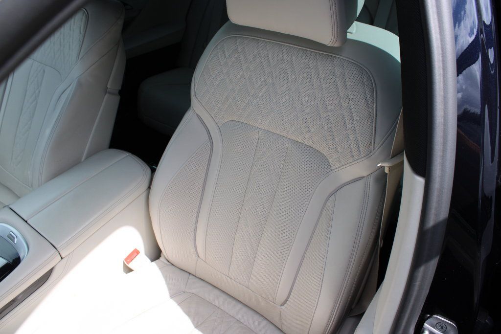 Used 2021 BMW 740i w/ M Sport Package RWD image 19