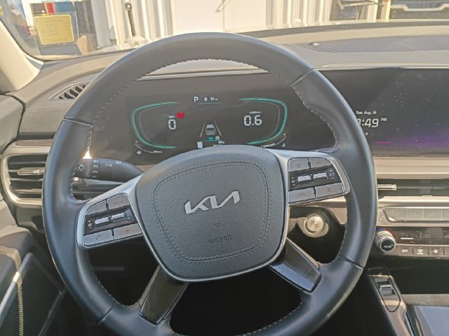 Used 2025 Kia Telluride S FWD image 15