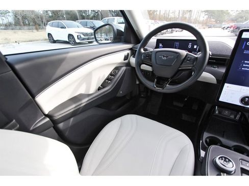 Used 2023 Ford Mustang Mach-E Premium image 11