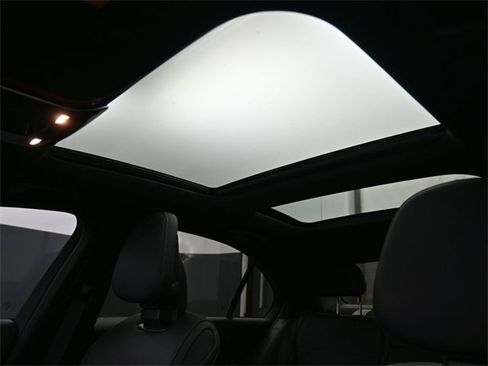 Used 2025 Mercedes-Benz C 300 Sedan image 2