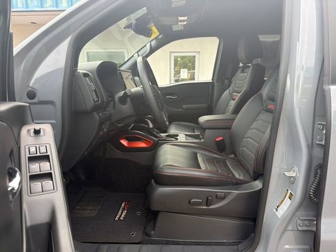 Used 2025 Nissan Frontier PRO-4X w/ Pro Premium Package image 10