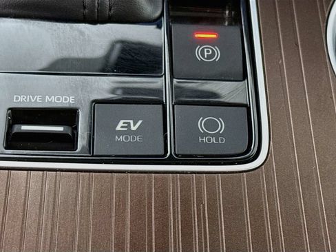 Used 2022 Toyota Sienna XLE w/ XLE Plus Package FWD image 13