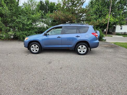 Used 2010 Toyota RAV4 2WD w/ Base L4 Extra Value Pkg image 3