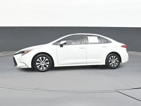 Used 2022 Toyota Corolla LE FWD image 54