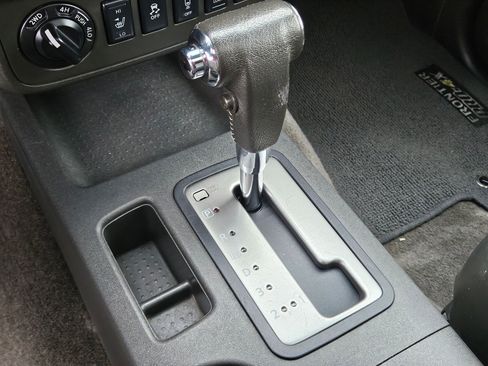 Used 2013 Nissan Frontier PRO-4X w/ Pro-4x Luxury Pkg image 30