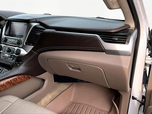 Used 2016 Chevrolet Suburban LTZ image 17