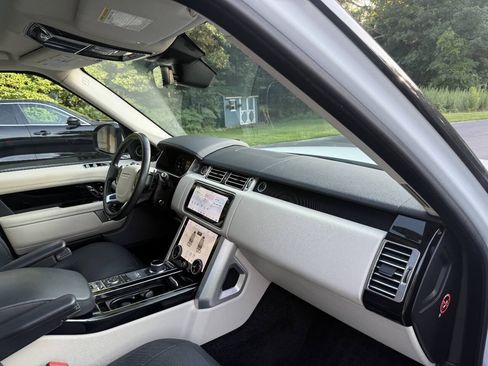 Used 2018 Land Rover Range Rover HSE AWD/4WD image 17
