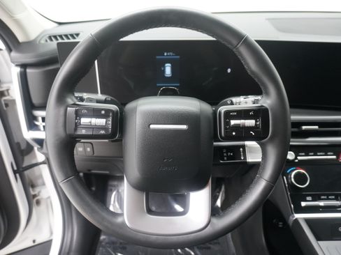 Used 2025 Hyundai Santa Fe SEL FWD image 17