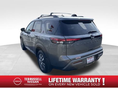 New 2026 Nissan Pathfinder SL FWD image 3