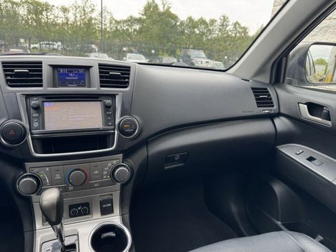 Used 2013 Toyota Highlander SE AWD/4WD image 31
