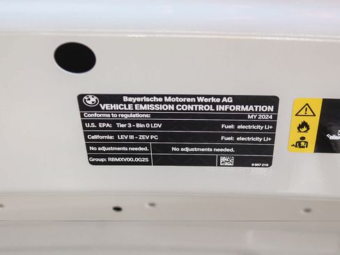 Used 2024 BMW i4 eDrive40 w/ Convenience Package RWD image 29